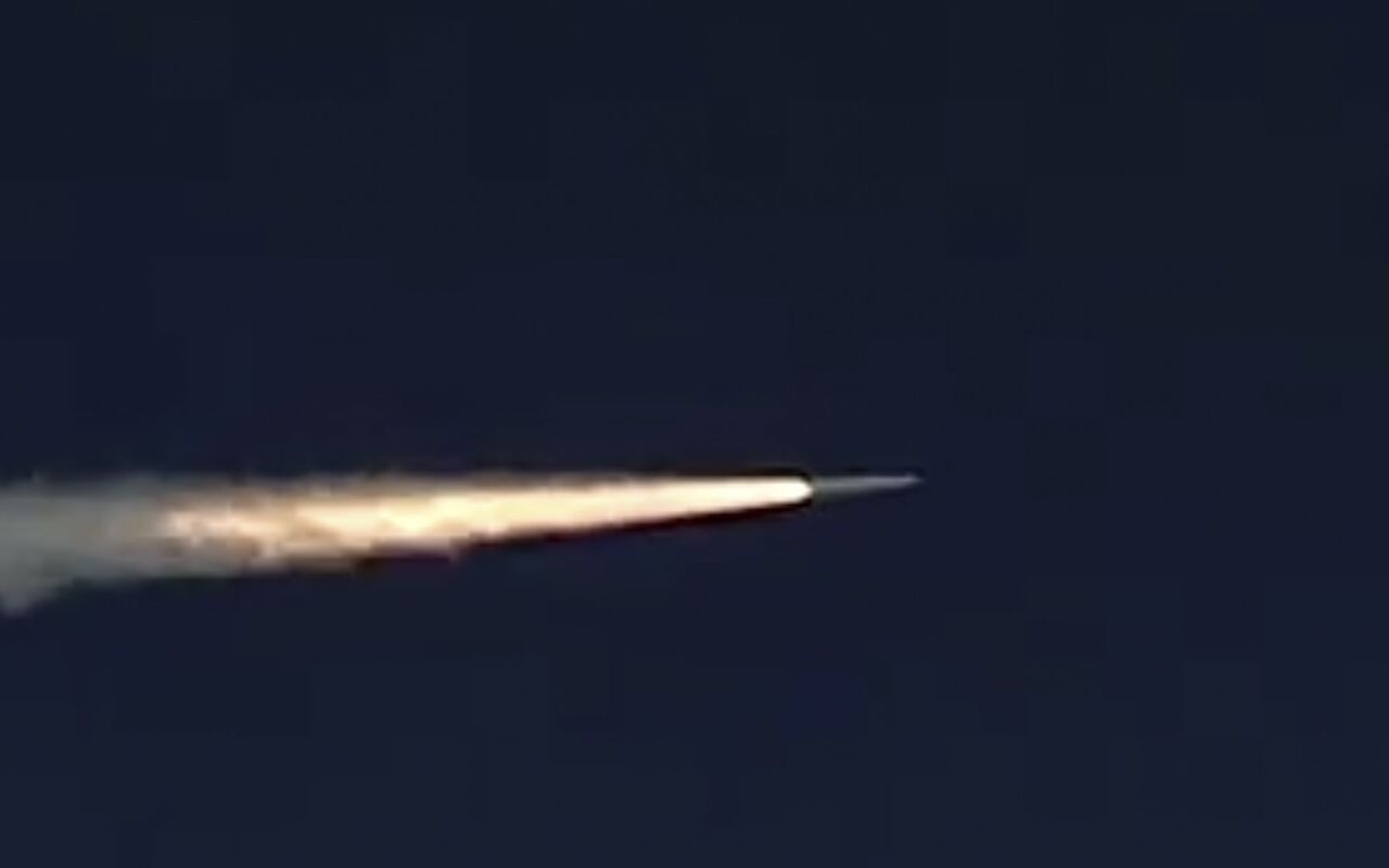 Rusia mengakui penggunaan peluru berpandu hipersonik di Ukraine.