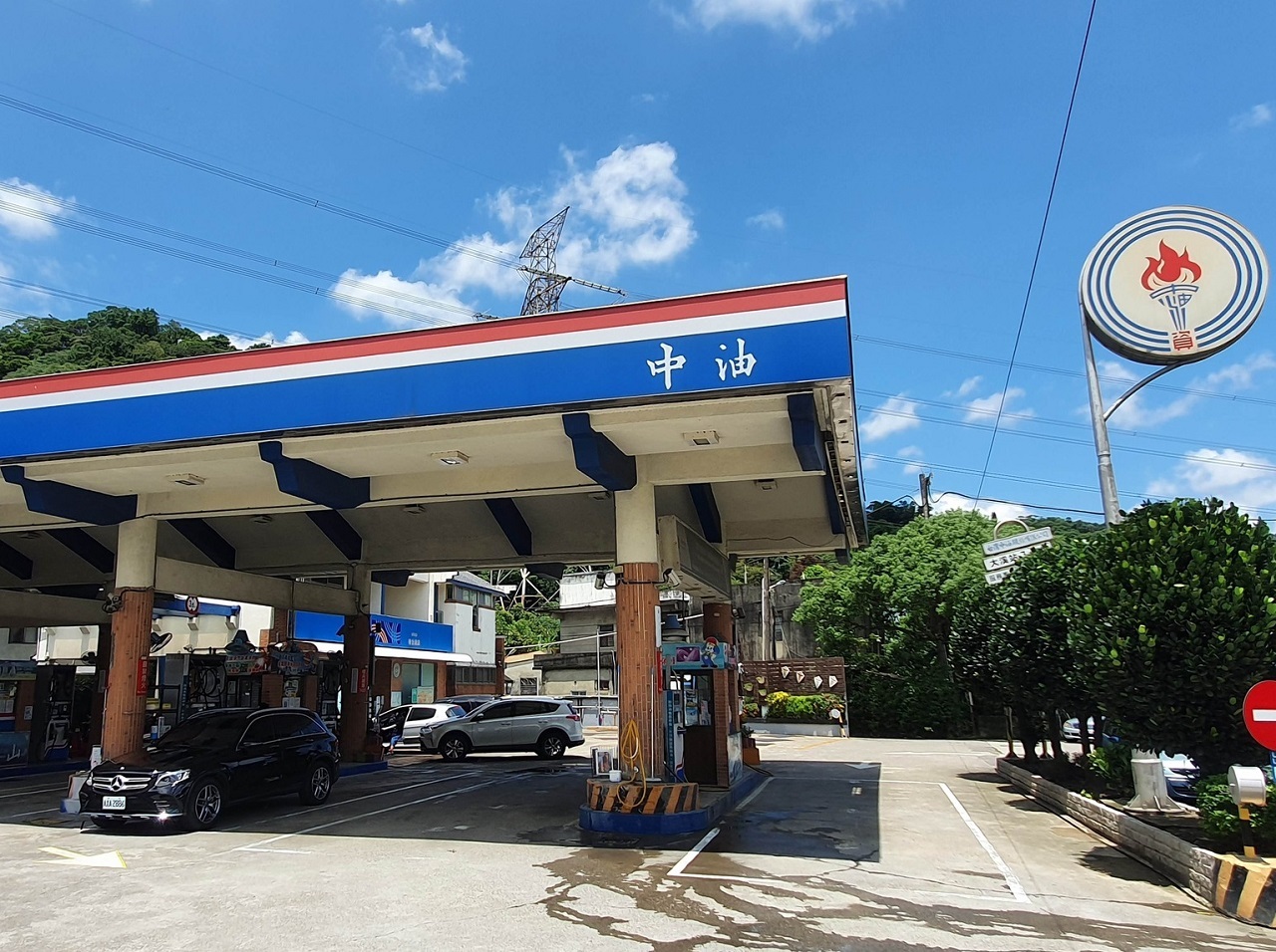 Mulai 18hb. Disember, petrol jatuh sebanyak 30senNT, dan diesel meningkat sebanyak 30senNT