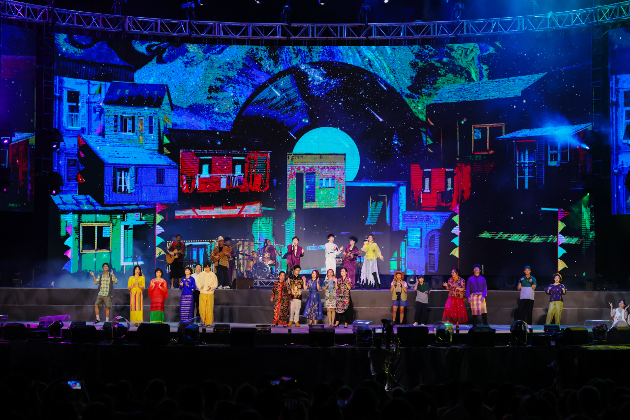 Nyanyi di Konsert Ekspo Hakka Sedunia 2023