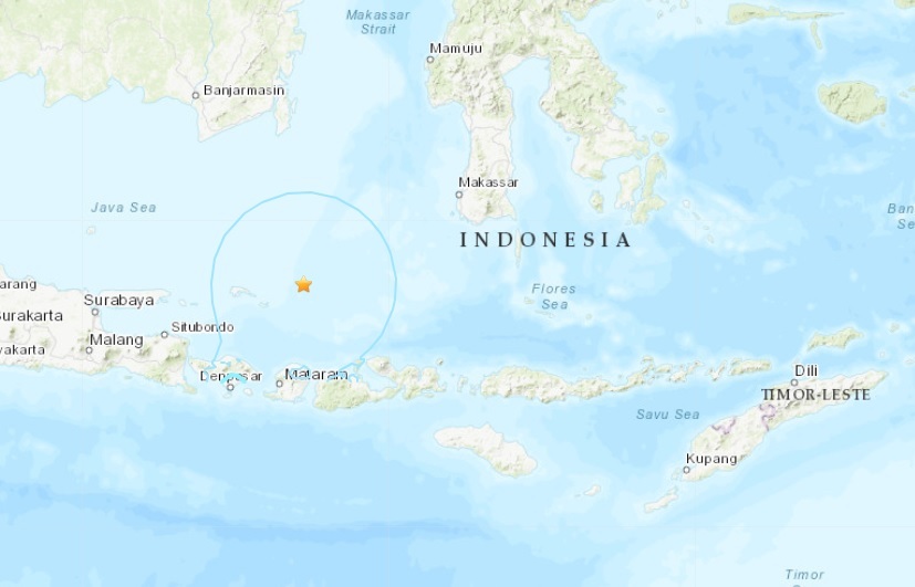 Gempa 7.0 Kuat di Laut Bali, Indonesia, Penumpang Hotel Melarikan Diri dalam Tidur