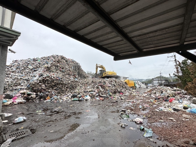 Gunung sampah menyebabkan kontroversi. Peng Qiming: Empat langkah utama untuk menyelesaikannya masalah