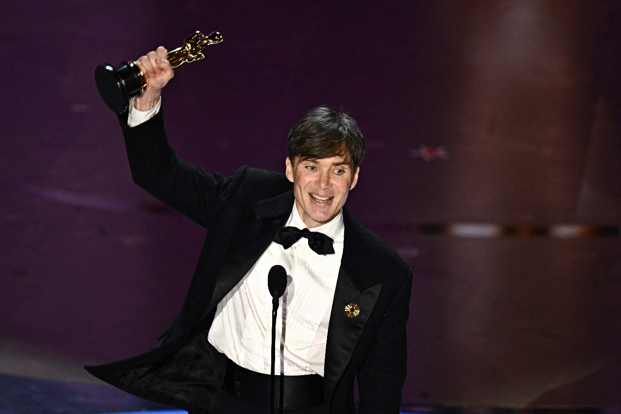 Filem “Oppenheimer” mendapat Anugerah Filem Oscar untuk Filem Terbaik, Pengarah, Pelakon dan anugerah lain