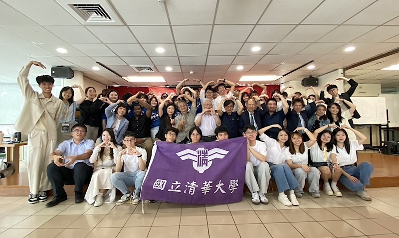 Kumpulan Sukarelawan Universiti Tsinghua memulakan percutian musim panas dan mengembara ke Kenya dan tiga negara lain untuk mempromosikan pendidikan maklumat