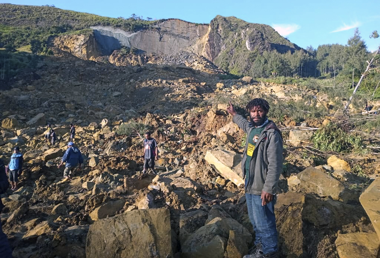 Tanah runtuh di Papua New Guinea, ratusan dikhuatiri terkorban