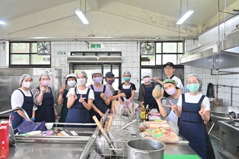 Kelas Peraduan Makan Tengahari Sekolah Terbuka kepada Pekerja dan Kanak-kanak