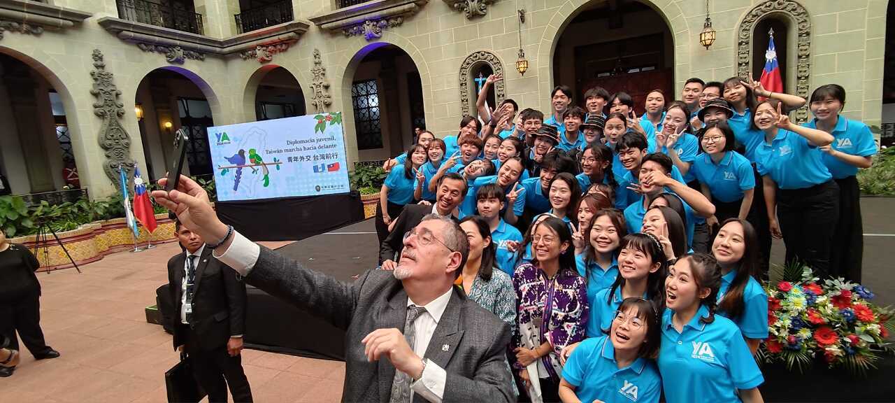 Lima puluh duta belia Taiwan melawat Guatemala dan Belize