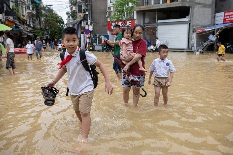 Mengapa hujan lebat akan terjadi banjir di sesetengah daerah?
