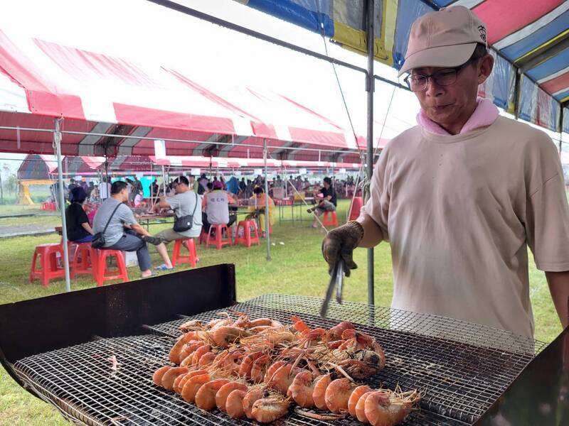Pesta Perayaan Kuih Bulan akan datang, Pingtung Chaozhou Beribu-ribu orang bakar udang Thai bersama-sama