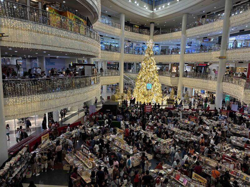 festival yang paling panjang di dunia ialah Perayaan Krismas di Filipina?