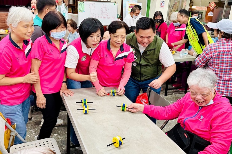 Taiwan akan menjadi masyarakat super penuaan pada Tahun 2025.  Cendekiawan bimbang tenaga buruh penuaan Taiwan