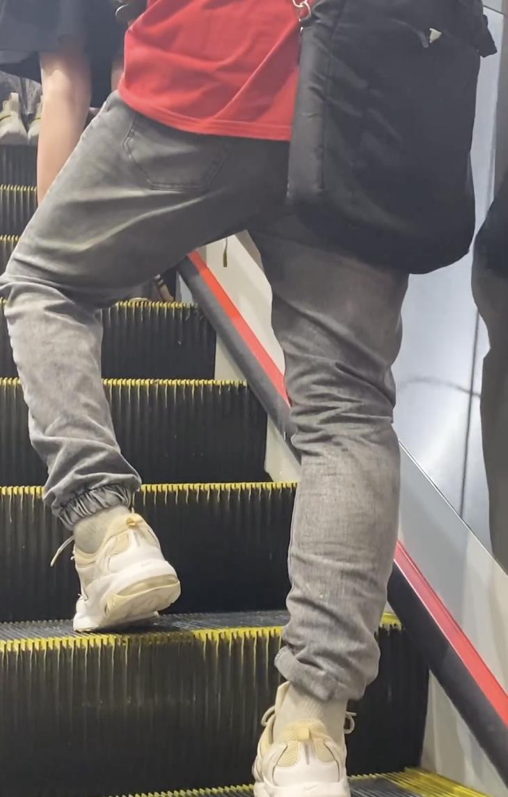 Lelaki Kencing di Eskalator MRT Taipei dan Tertangkap Kamera, MRT: Kami Akan Ambil Tindakan dan Denda