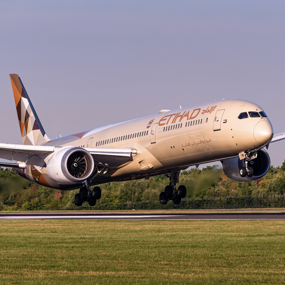 Etihad Airways, syarikat penerbangan kedua di Timur Tengah, diluluskan untuk beroperasi pada 2025