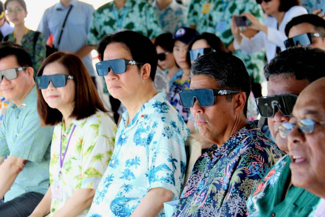 Presiden Lai dan Surangel Whipps Jr. Naiki Kapal Yunlin untuk Memeriksa Latihan Menyelamat Maritim Bersama Taiwan-Palau