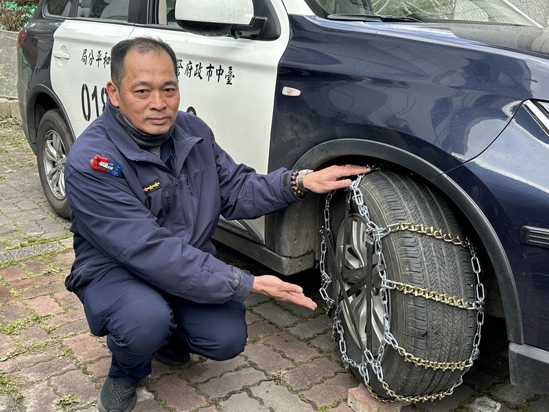 Pegawai polis di balai polis paling jauh di Taichung mempunyai tugas khas pada musim sejuk