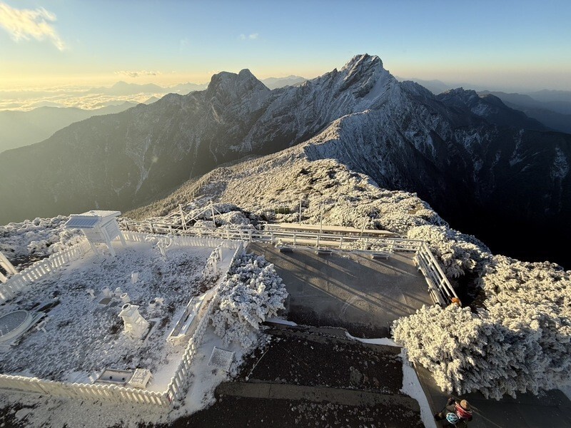 Suhu di Yushan Mencapai -8.2 Darjah, Salji Tidak Cair Bersama Cahaya Matahari