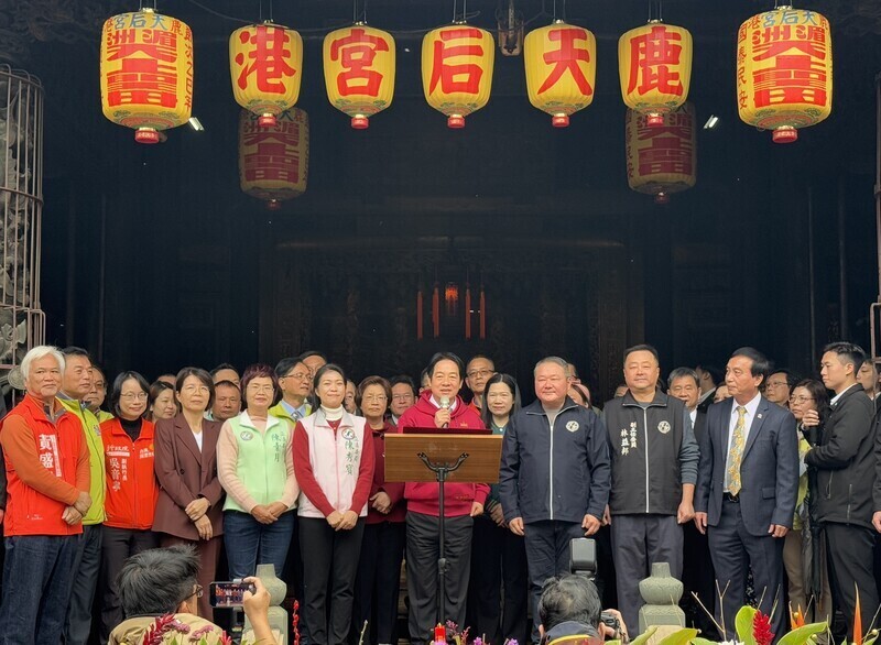 Lai memberi amaran tentang peningkatan penipuan dan ancaman pengilhakan China semasa lawatan kuil