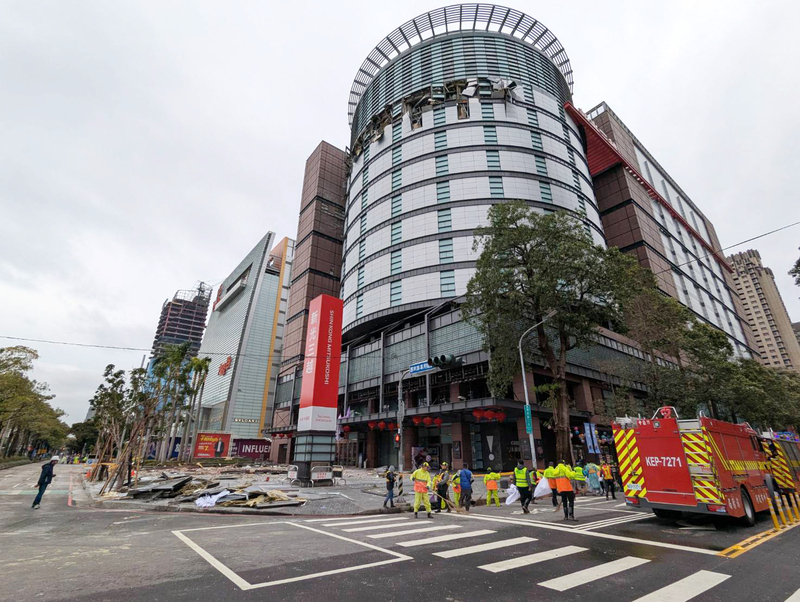 4 maut, 29 cedera dalam letupan gas Taichung Shin Kong Mitsukoshi