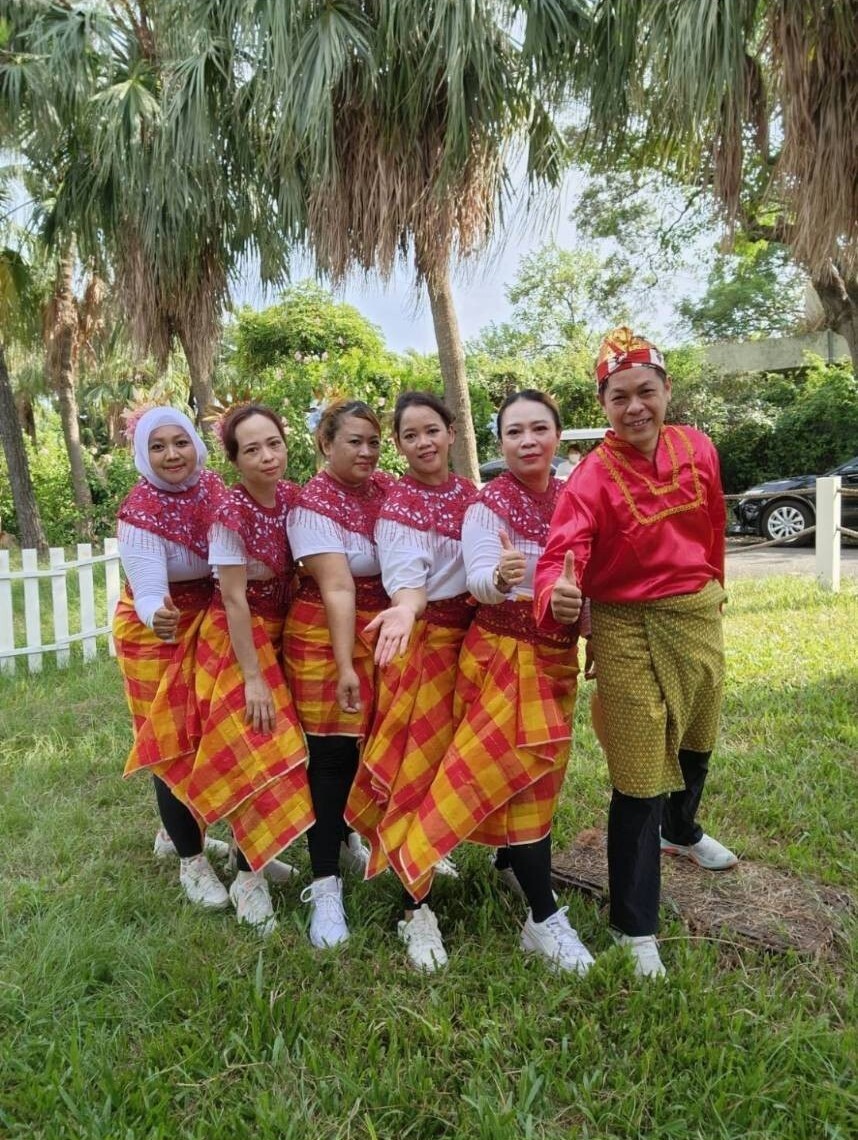 Menari sebagai cara untuk melibatkan diri dalam masyarakat pt1