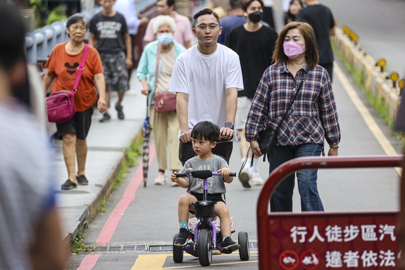 Cuaca Taiwan: Front Tertahan Membawa Hujan Lebat & Ribut Petir